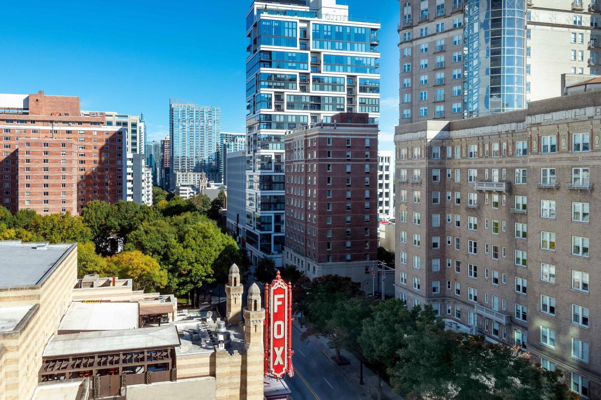 Courtyard By Marriott Atlanta Midtown Hotel Exterior photo